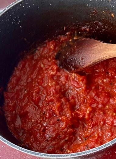 Recipe for homemade tomato sauce. How to make tomato sauce