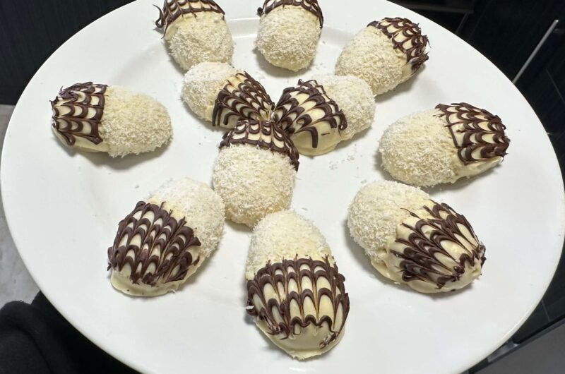 Preciosas galletas con chocolate blanco y coco