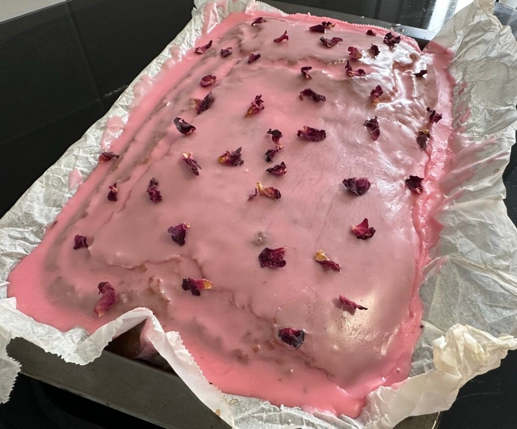 beautiful and delicious pink cake 