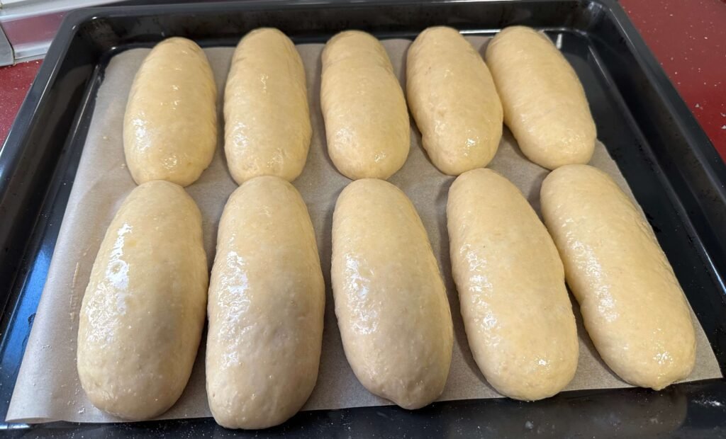 baking tray with hotdog buns