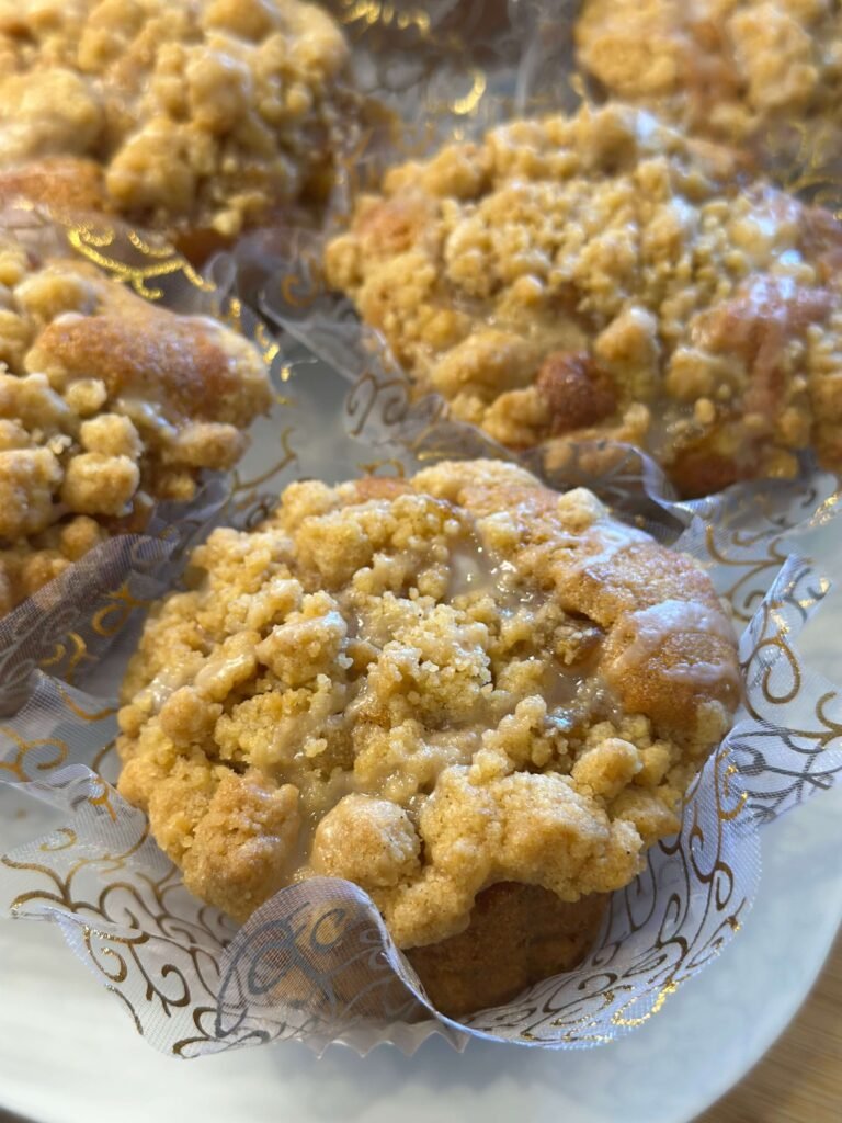 Apple crumble muffin