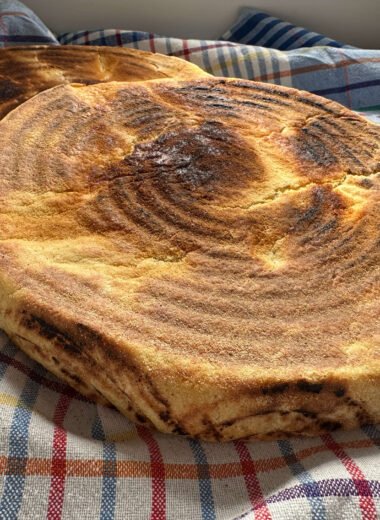 dos panes argelinos cocinados en tajine