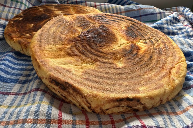 dos panes argelinos cocinados en tajine